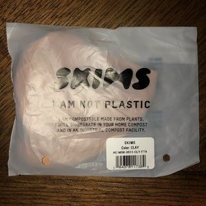 1 new, sealed SKIMS Seamless Face Mask in Clay